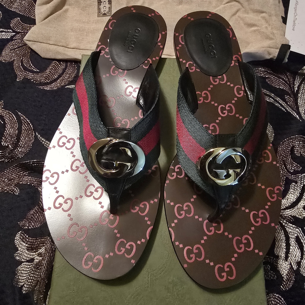 BRAND NEW. Gucci Women's Kika Flip Flop Size 39.5. Authentic!!